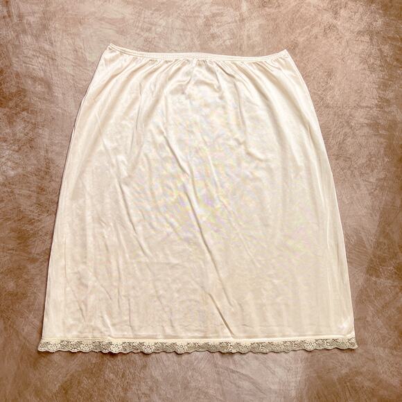 Vintage 70s L'eggs Slip Skirt Beige Lace Hem Elastic Waist Midi Coquette Retro - Picture 1 of 5